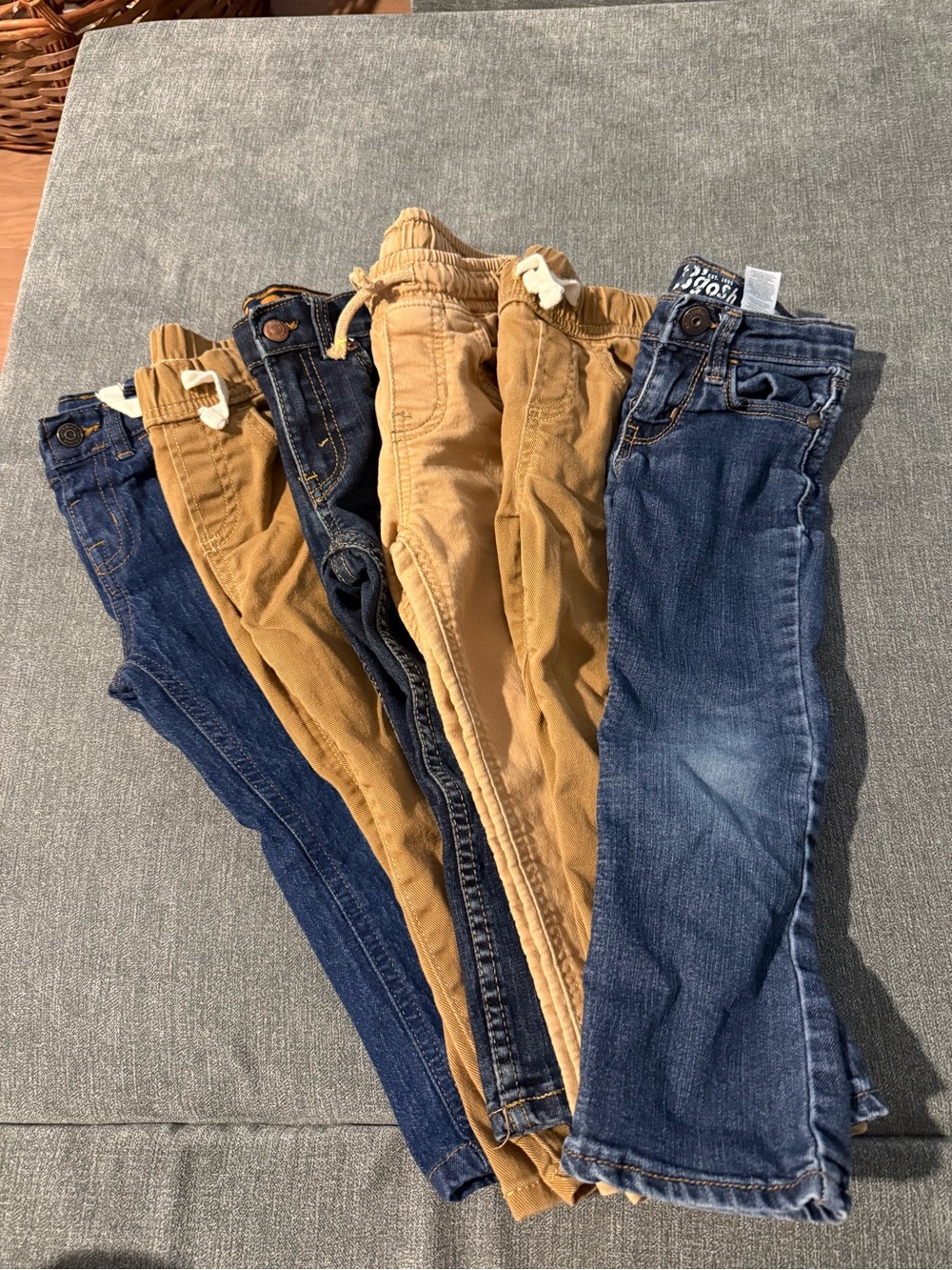 Six pairs of 3T boys’ pants in excellent condition